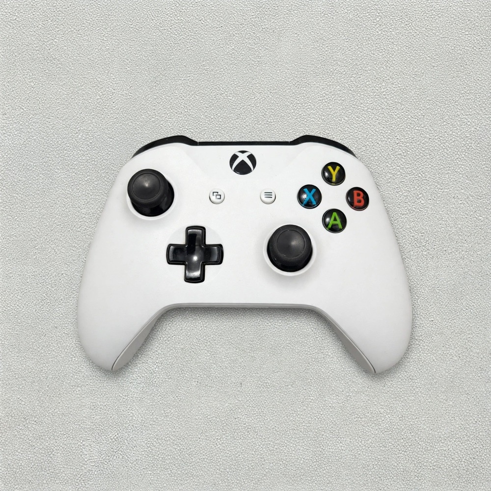 Microsoft Xbox One Wireless Controller 1708 White OEM Tested With Battery Cover